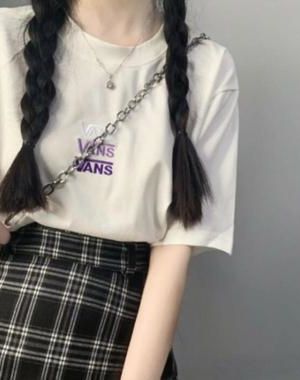 by炮灰的她